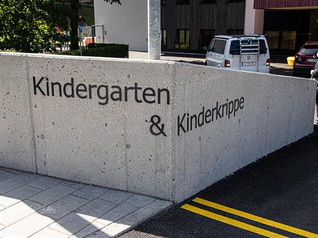 Unser neuer Kindergarten ! [001]